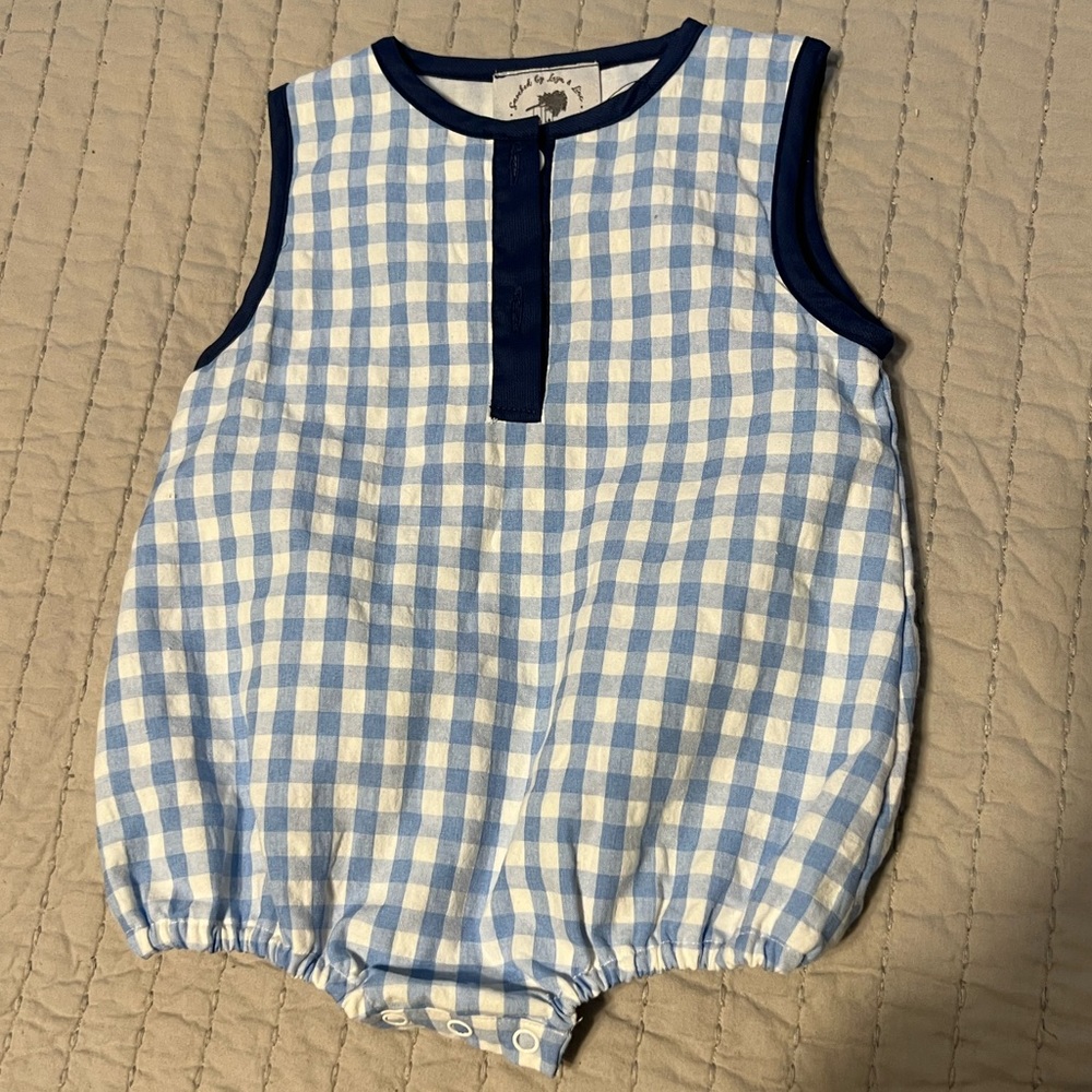 Blue Plaid Tank Bubble